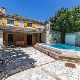 Holiday Home Villa Puntarina by Interhome