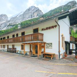 Apartment Albert by Interhome, hotel in Penia