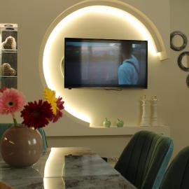 Oropos Central Living, hotel in Néa Palátia