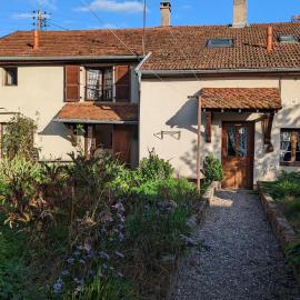 Gîte de charme à Vauvillers avec jardin partagé, Hotel in Vauvillers