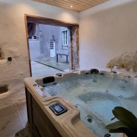 L'Échappée : Gîte Authentique avec Spa à Faucogney-et-la-Mer - FR-1-583-495