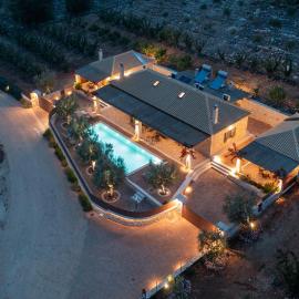 Plasis Country Suites, hotel a Iria