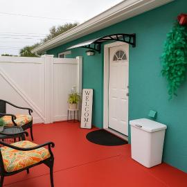 Green Castle Apartment in Tampa 10 min from Airport and the Beach, hotel in Tampa