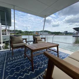 The Black Dog. Houseboat In DT Knox, hotel in Knoxville
