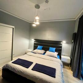 Apartament Navy Blue z tarasem, hotel in Serock