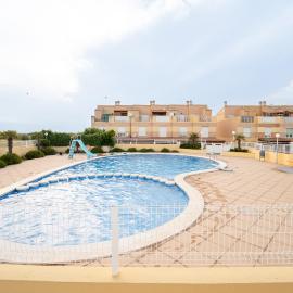 Adosado con piscina cerca de Castellón y Benicàssim a 10 min andando de la playa, hotel v destinácii Almazora