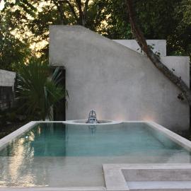 CASA TAMA in La Ermita, Mérida Center with pool, hotelli kohteessa Azcorra