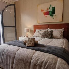 Suite Conforto com ar e wi-fi, super bem localizado, hotel in Campinas