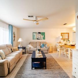 Peaceful Pool Ocean Access Home Pets Welcome, Hotel in Port Charlotte
