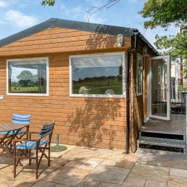Langston Farm Chalet, hotel di Shillingstone