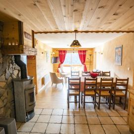 Chalet 5 pièces, 4 chambres, animaux admis, parking - FR-1-676-223