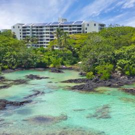 Direct Oceanfront Mauna Loa Shores Honu Elua #508 next to Carlsmith Beach park, Hilo HI, hotelli kohteessa Hilo