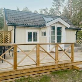 Cabin With Private Beach At Ingarö, hotel v destinácii Skenora