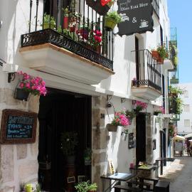 Dios Esta Bien, hotel en Peñíscola