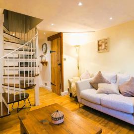 Stone cottage, own parking & EV charger -Buttercup