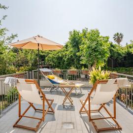 Casa Vacanze La Cupoletta، فندق في ميتا