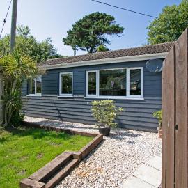 7 Porth Valley Cottage's، فندق في نيوكواي