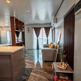 Traveler's Nest near Airport, Netflix, Stylish, Cozy with swimming pool, hotel i Lapu Lapu City