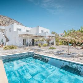 Plakia Beach Apartments, hotel en Pefki