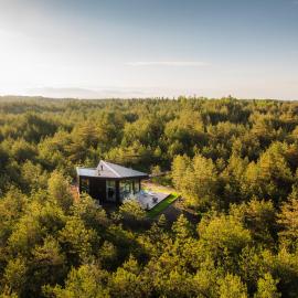 Dharma Resort, hotel a Rässa