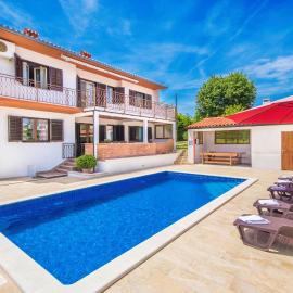 Villa Dean, a charming and pet-friendly Villa close to the beach、Vinežのホテル