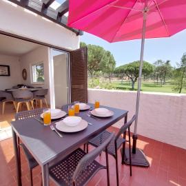 V2 - Bungalow 12, hotel in Quarteira
