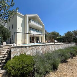 Peaceful Villa in Bast - Pool, Sports Court, BBQ & Starlink, hotel in Baška Voda