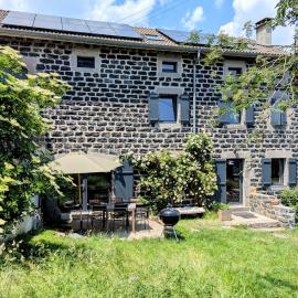 Grande ferme de 250m2 rénovée au charme rustique