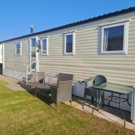 Trecco Bay Cwtch Caravan, hotel in Newton