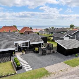 Amazing Home In Sjølund With Kitchen, hotelli kohteessa Sjølund