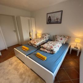 Modernes Apartment mit Parkplatz