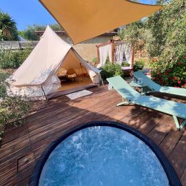 Stecadó Glamping, hôtel à Dolceacqua