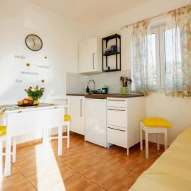 Apartment Kamenar 3, hotell i Klimno