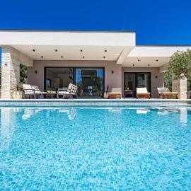 Villa Chiara, Neubau-Ferienhaus Pula-Sisan