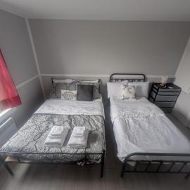 Triple Bedroom โรงแรมในGlace Bay
