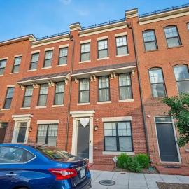 Luxurious 4BR home with parking & patio l Corporate & Extended Stays welcome l Fits 8-10