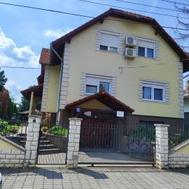 Missy House, hotel in Nyíregyháza