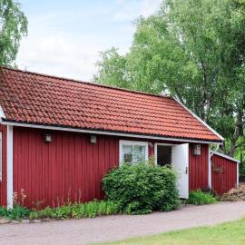 Guest Cottage Near Steninge Beach, hotel em Steninge