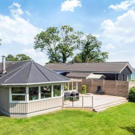 6 person holiday home in Aabenraa-By Traum, hotelli kohteessa Aabenraa