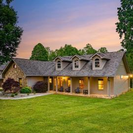 Ultimate Smoky Escape W Fun Games Hot tub & more
