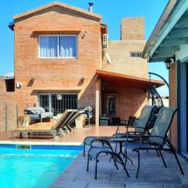 Casa Serrana Mirador del Lago - Casa con Quincho, хотел в Биалет Масе