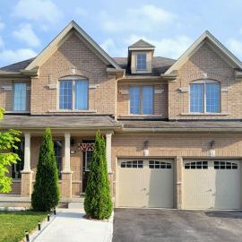 Beautiful Family Suites - Master Bedroom, hotel in Niagara Falls