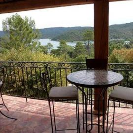 Les Gîtes du Lac, hotell sihtkohas Montauroux