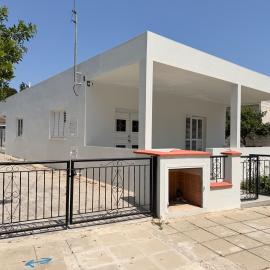 Bungalow House Kiti, seaside