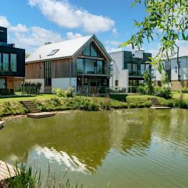 Mirrors Edge - Hot Tub Spa & Dog-Friendly Stay