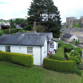 Benarth Lodge uniquely situated hideaway in Conwy, hotel a Conwy