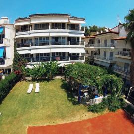 LAINAS apartments, hotel in Nea Skioni