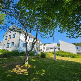 Våg Helgeland, hotel a Alstahaug