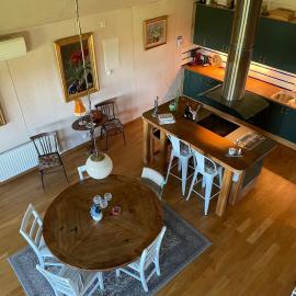 Upscale Hideaway in Converted Barn، فندق في Vireda