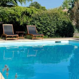 Cocon nature proche Bordeaux, hotell i Saint-André-de-Cubzac